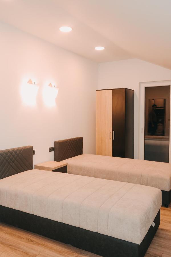 Bed and Breakfast Prenociste & Restoran - Kasic Brodarevo Exterior foto